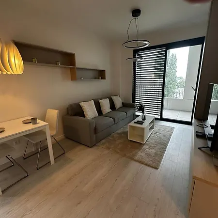 Stylish 1br & 1lr Cozy View Апартаменты *